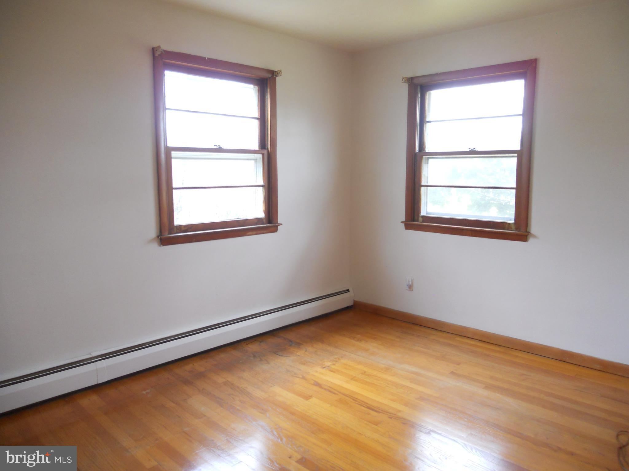 4301 Old Hanover Road Westminster, MD 21158 - Photo 7 of 18 Hardwood floors, baseboard heat