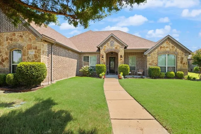 $600,000 | 123 Claremont Drive, Ovilla, TX 75154