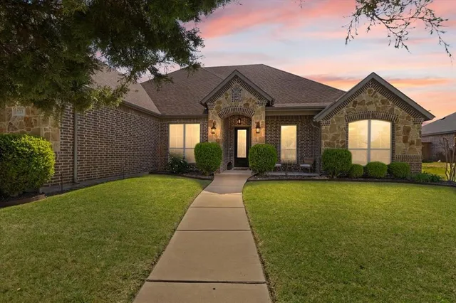 $600,000 | 123 Claremont Drive, Ovilla, TX 75154