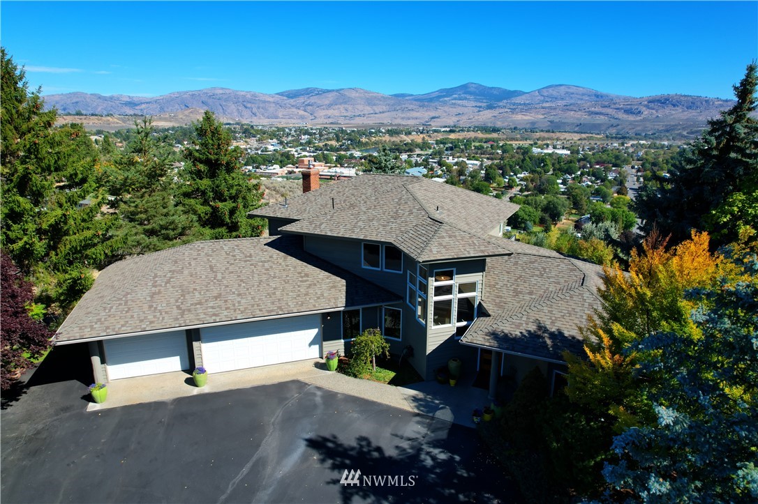 25 Black Road Omak, WA 98841 - Photo 1 of 38 an aerial view of a house