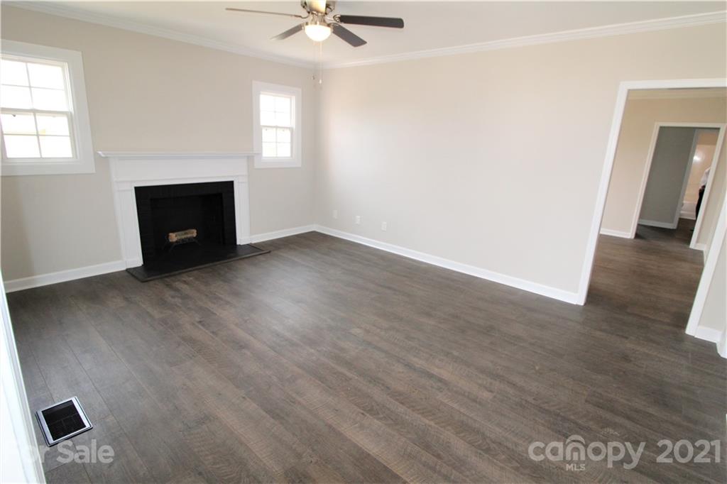 104 Adams Street Clover, SC 29710 - Photo 4 of 19 Gallery Image 4