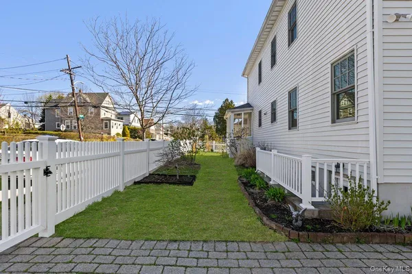 $1,115,000 | 314 Hunter Street, Mamaroneck, NY 10543