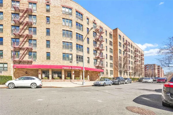 $208,000 | 58-03 Calloway Street, Unit 5E | South Corona