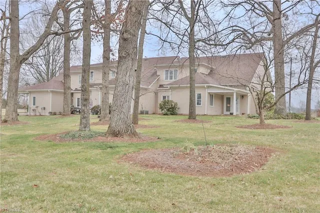 $279,900 | 2425 Country Club Road, Yadkinville, NC 27055