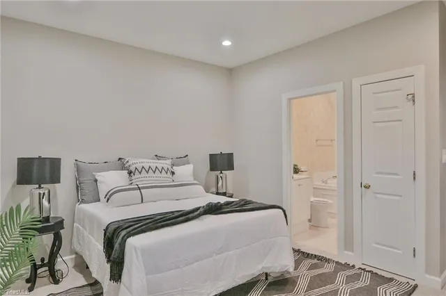 $279,900 | 2425 Country Club Road, Yadkinville, NC 27055