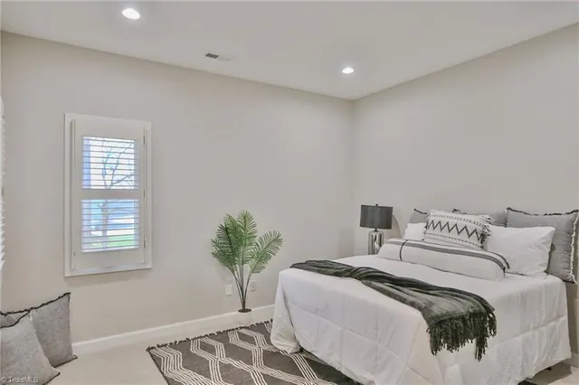 $279,900 | 2425 Country Club Road, Yadkinville, NC 27055