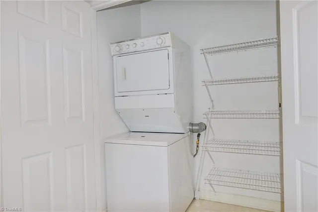 $279,900 | 2425 Country Club Road, Yadkinville, NC 27055