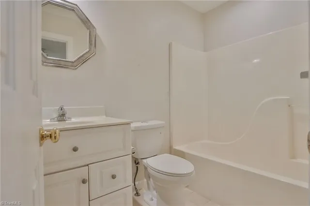 $279,900 | 2425 Country Club Road, Yadkinville, NC 27055