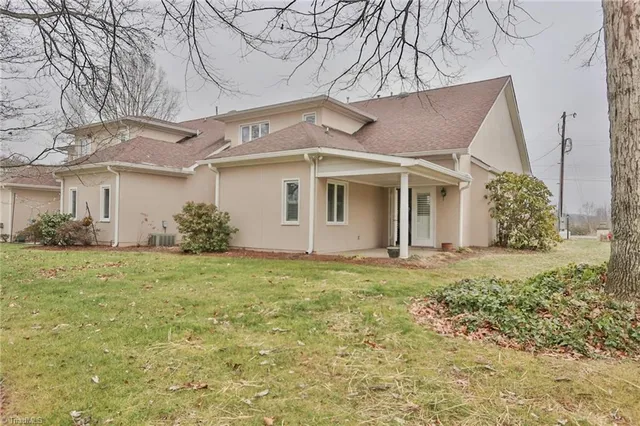 $279,900 | 2425 Country Club Road, Yadkinville, NC 27055