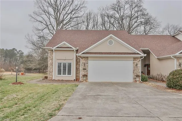 $279,900 | 2425 Country Club Road, Yadkinville, NC 27055