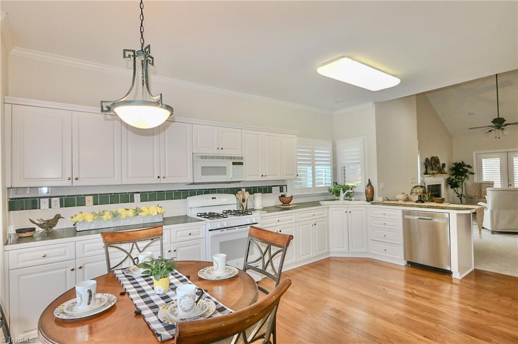 2425 Country Club Road Yadkinville, NC 27055 - Photo 7 of 37