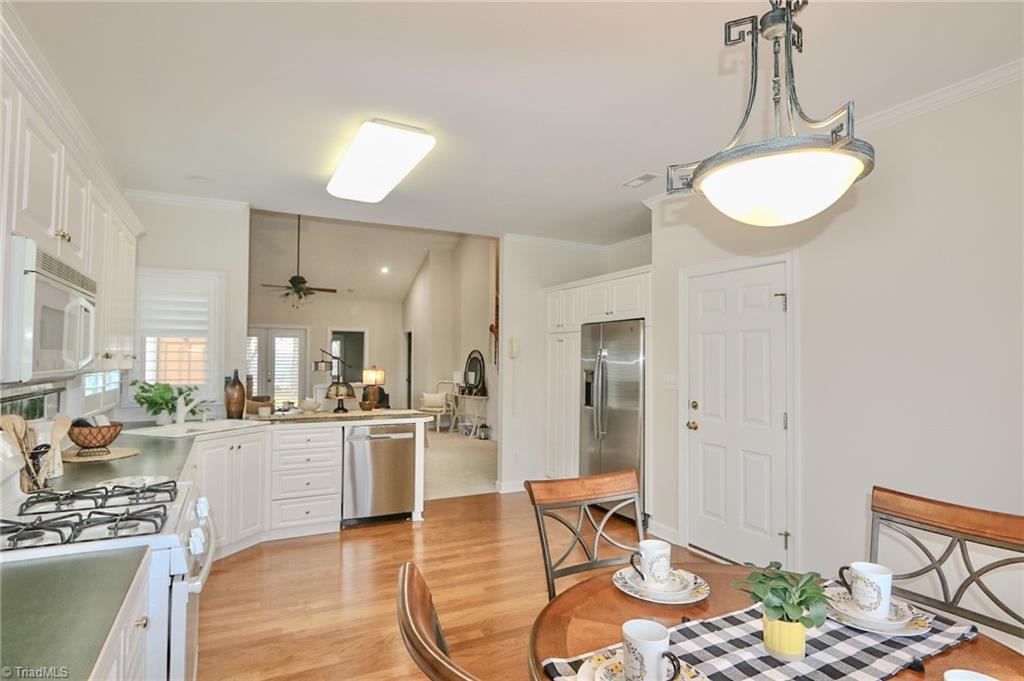 2425 Country Club Road Yadkinville, NC 27055 - Photo 9 of 37