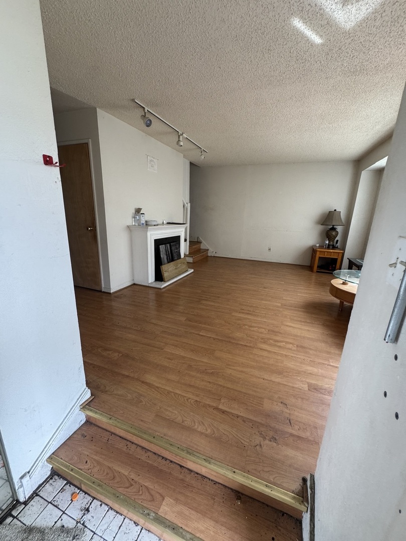 608 West 95th Street Chicago, IL 60628 - Photo 2 of 5