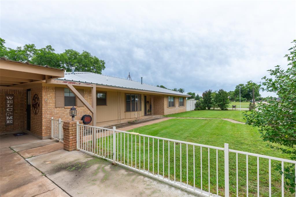 431 Kennedy Street Clyde, TX 79510 - Photo 5 of 40