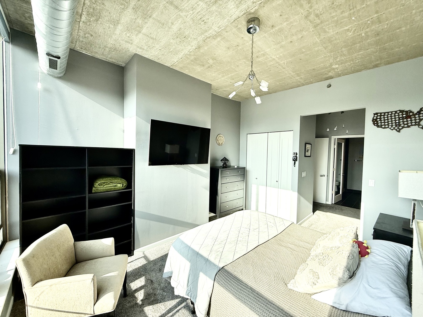 125 East 13th Street, Unit 909 Chicago, IL 60605 - Photo 17 of 28