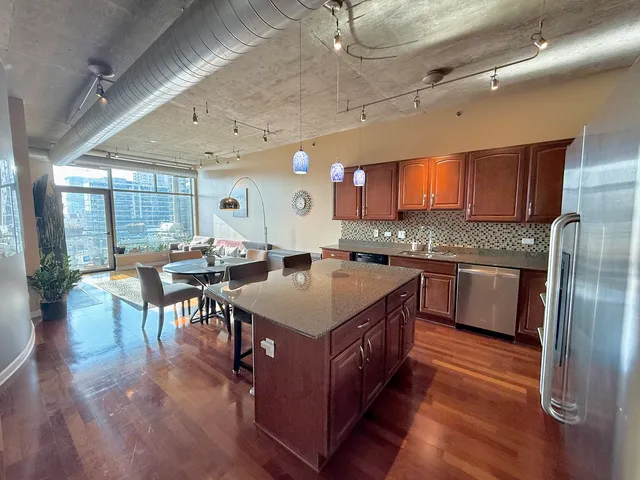 $2,950 | 125 East 13th Street, Unit 909, Chicago, IL 60605
