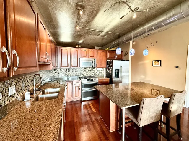 $2,950 | 125 East 13th Street, Unit 909, Chicago, IL 60605