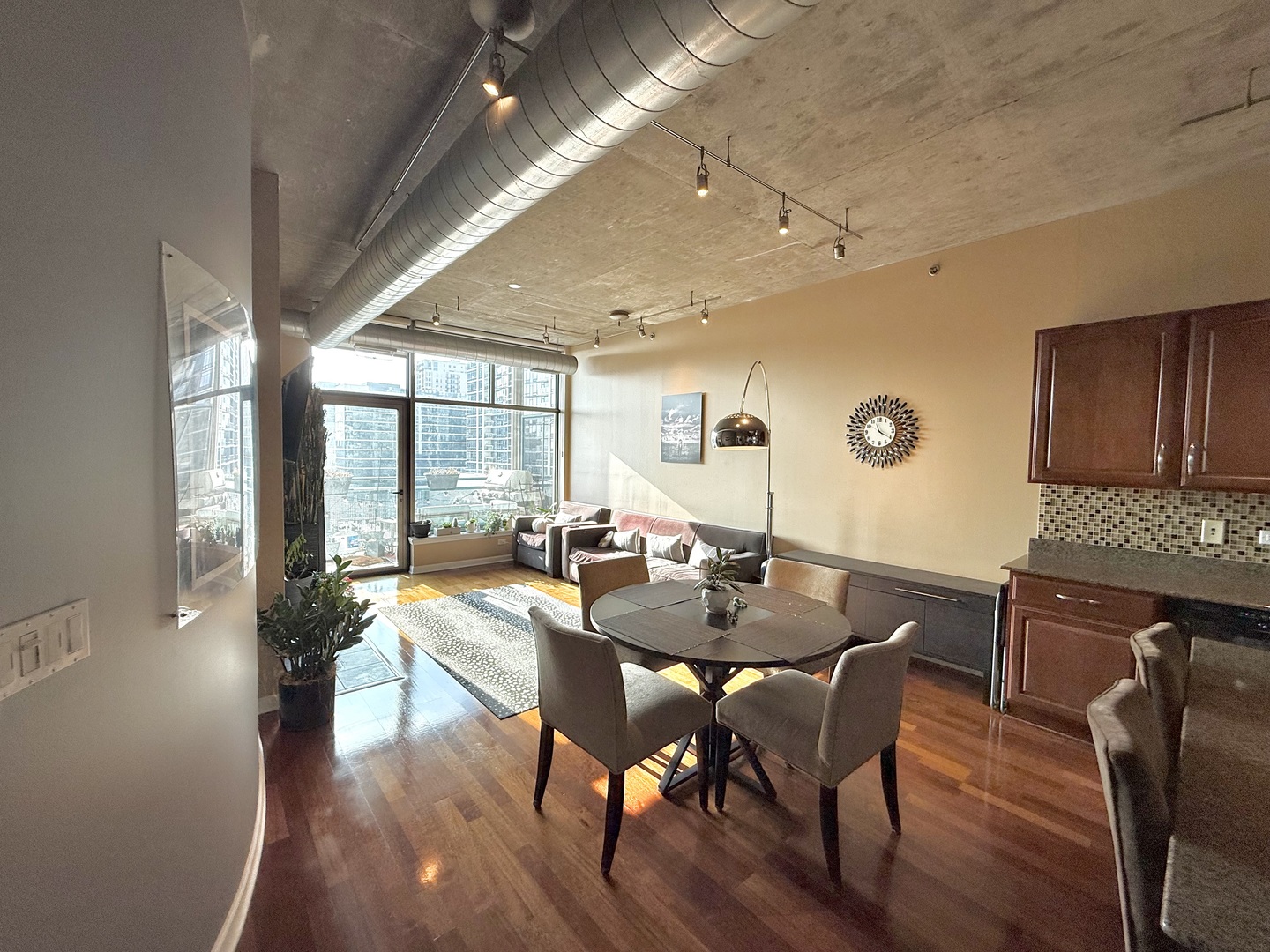125 East 13th Street, Unit 909 Chicago, IL 60605 - Photo 6 of 28