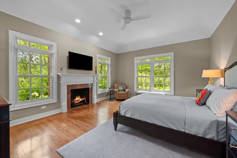 $1,175,000 | 861 Gloucester Crossing, Lake Forest, IL 60045