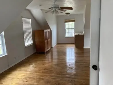 $2,000 | 633 Bradley Street, Seabrook, TX 77586