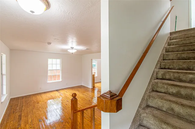 $2,000 | 633 Bradley Street, Seabrook, TX 77586