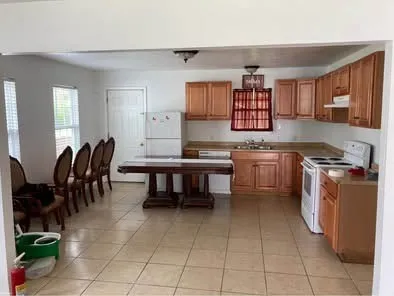 $2,000 | 633 Bradley Street, Seabrook, TX 77586