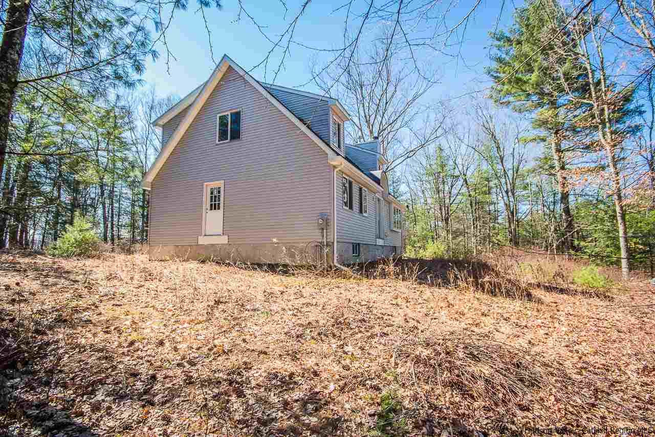 59 Markle Road Kerhonkson, NY 12446 - Photo 2 of 24 a backyard of a house