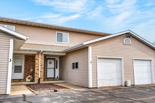 $270,000 | 455 Bowlavard Avenue, Unit 2, Belleville, WI 53508