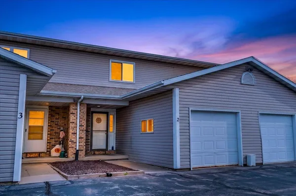 $270,000 | 455 Bowlavard Avenue, Unit 2, Belleville, WI 53508