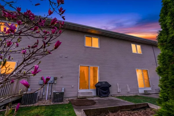 $270,000 | 455 Bowlavard Avenue, Unit 2, Belleville, WI 53508