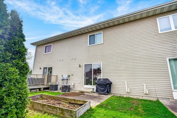 $270,000 | 455 Bowlavard Avenue, Unit 2, Belleville, WI 53508