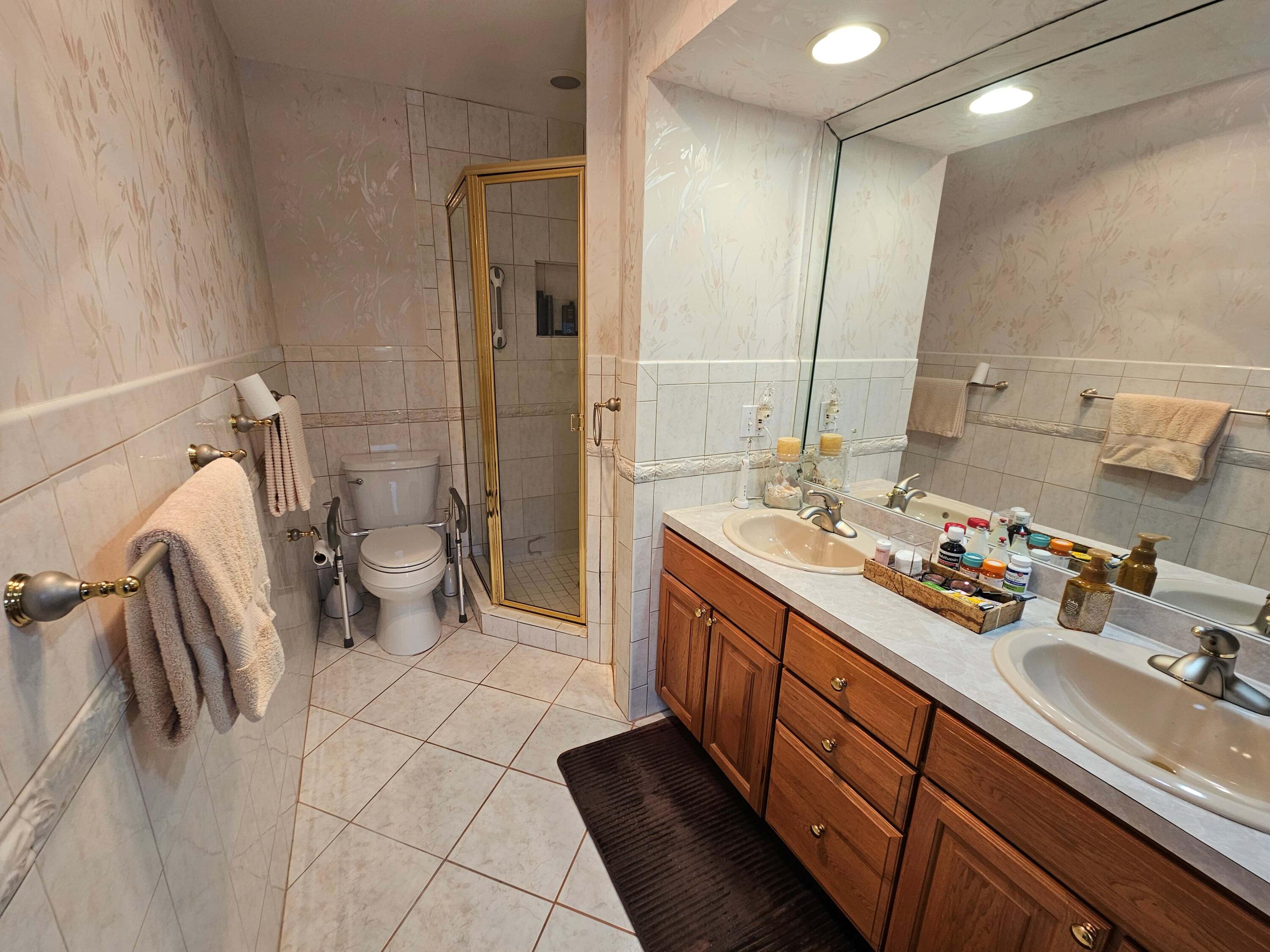 11500 Southwest 3rd Street Plantation, FL 33325 - Photo 15 of 17 HUGO MAST.BTH BIG JOANNA