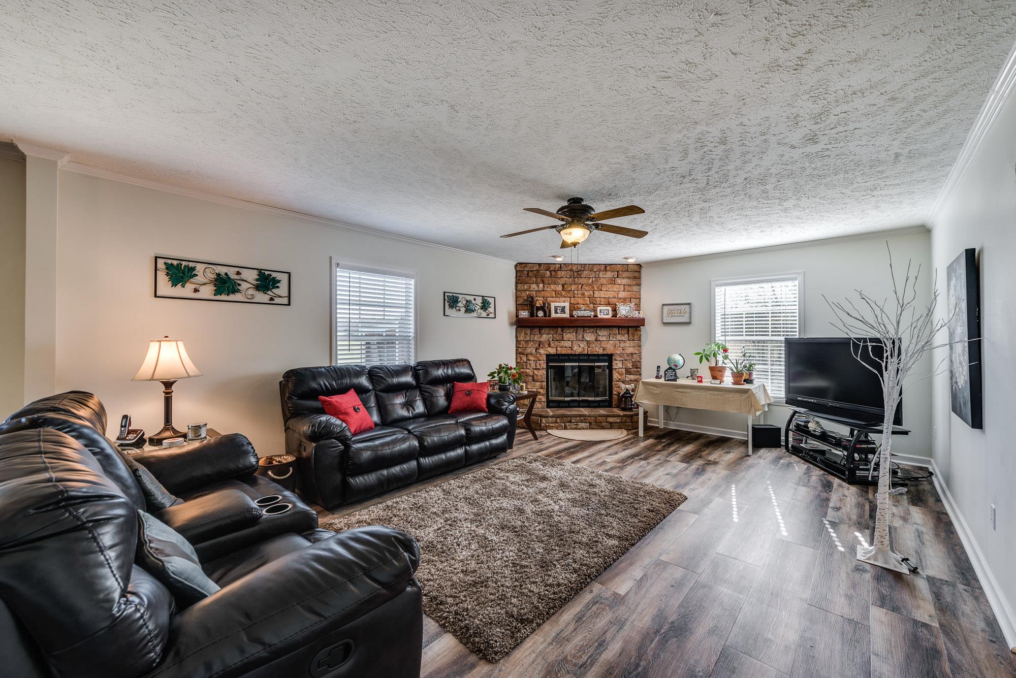 975 Horton Road Quebeck, TN 38579 - Photo 17 of 26 Family Room view 1