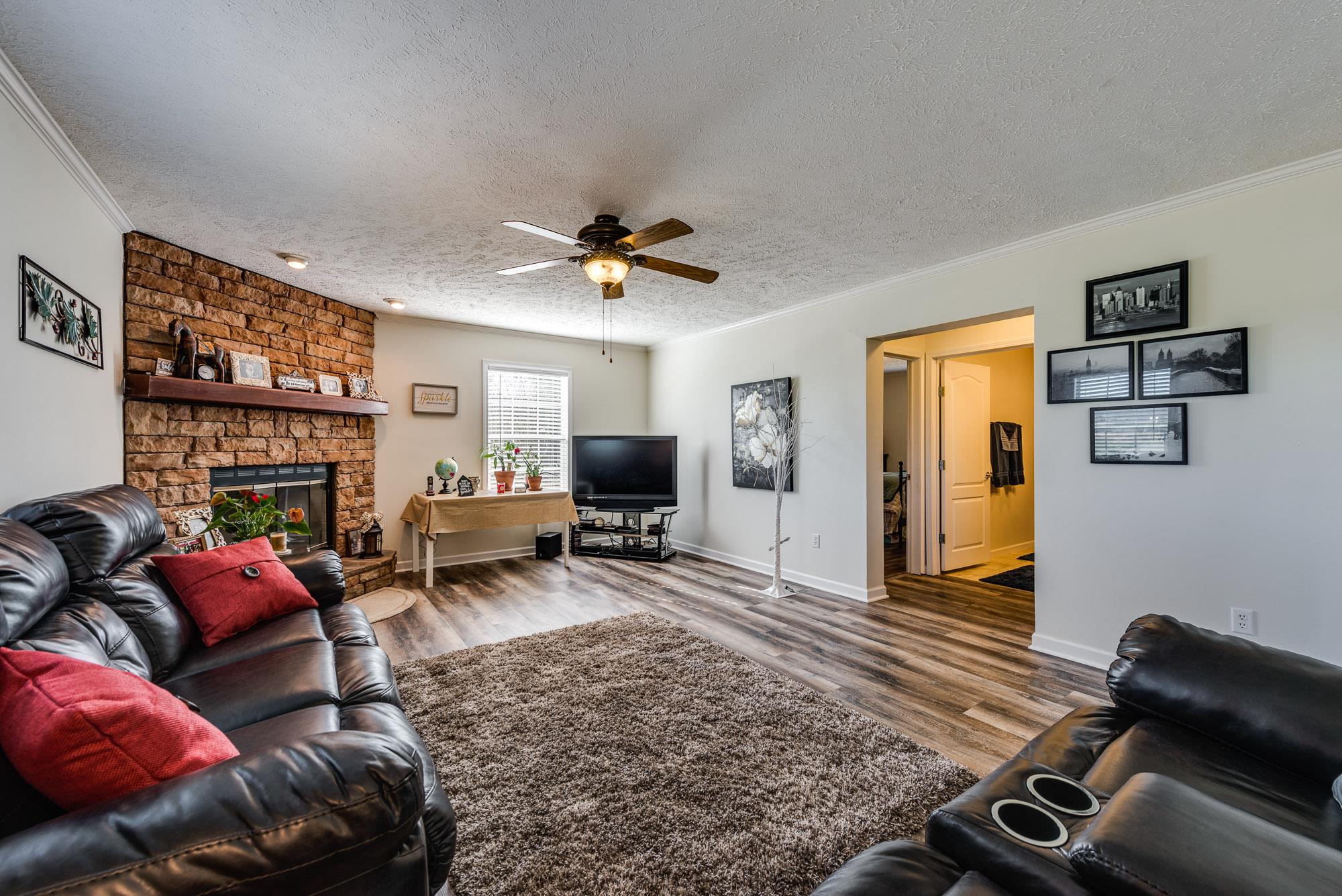 975 Horton Road Quebeck, TN 38579 - Photo 18 of 26 Family room view 2