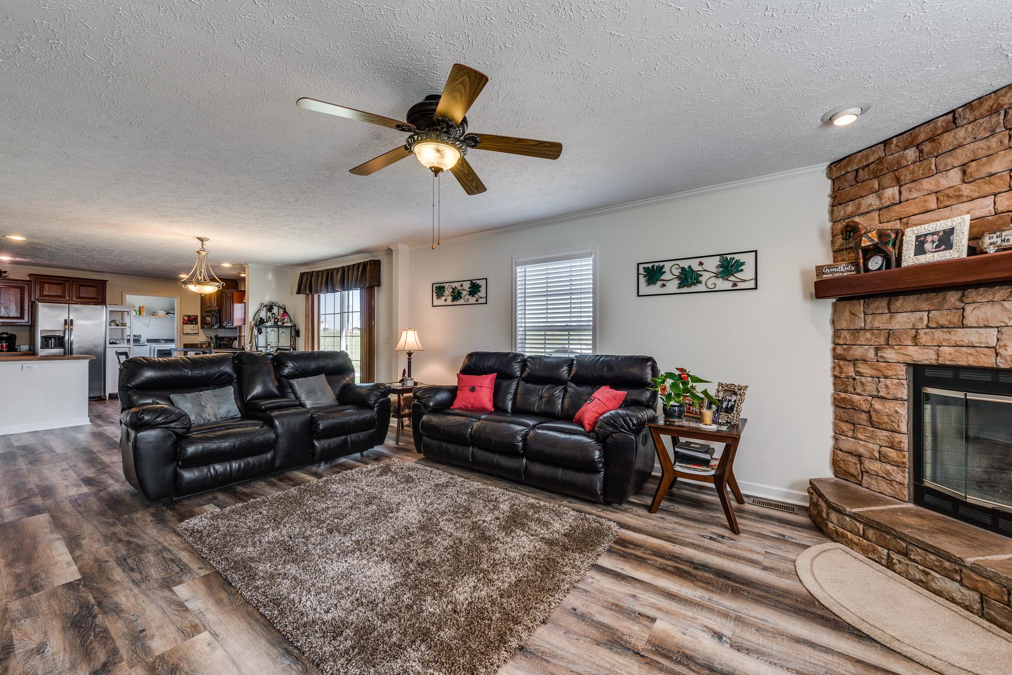 975 Horton Road Quebeck, TN 38579 - Photo 19 of 26 Family room view 3