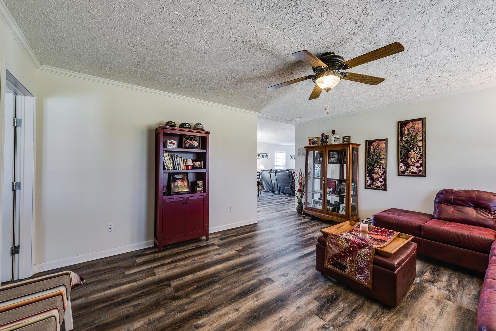 975 Horton Road Quebeck, TN 38579 - Photo 8 of 26 Living room as you enter