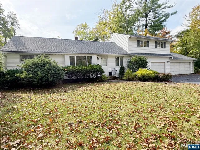 $3,950 | 772 Arbor Road, Paramus, NJ 07652