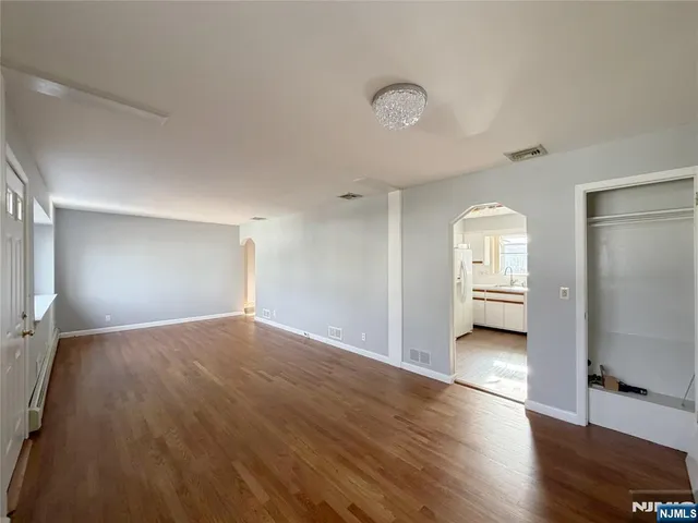 $3,950 | 772 Arbor Road, Paramus, NJ 07652