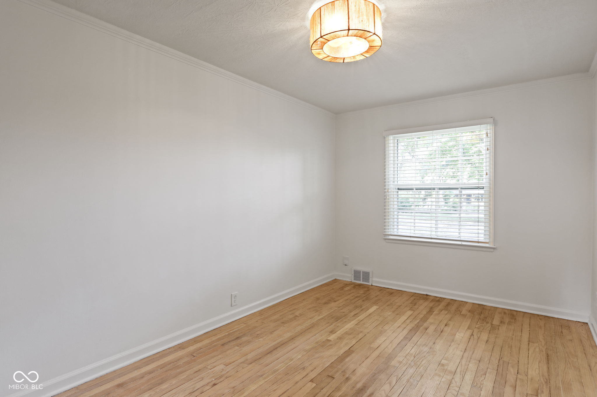 8647 North College Avenue Indianapolis, IN 46240 - Photo 19 of 36