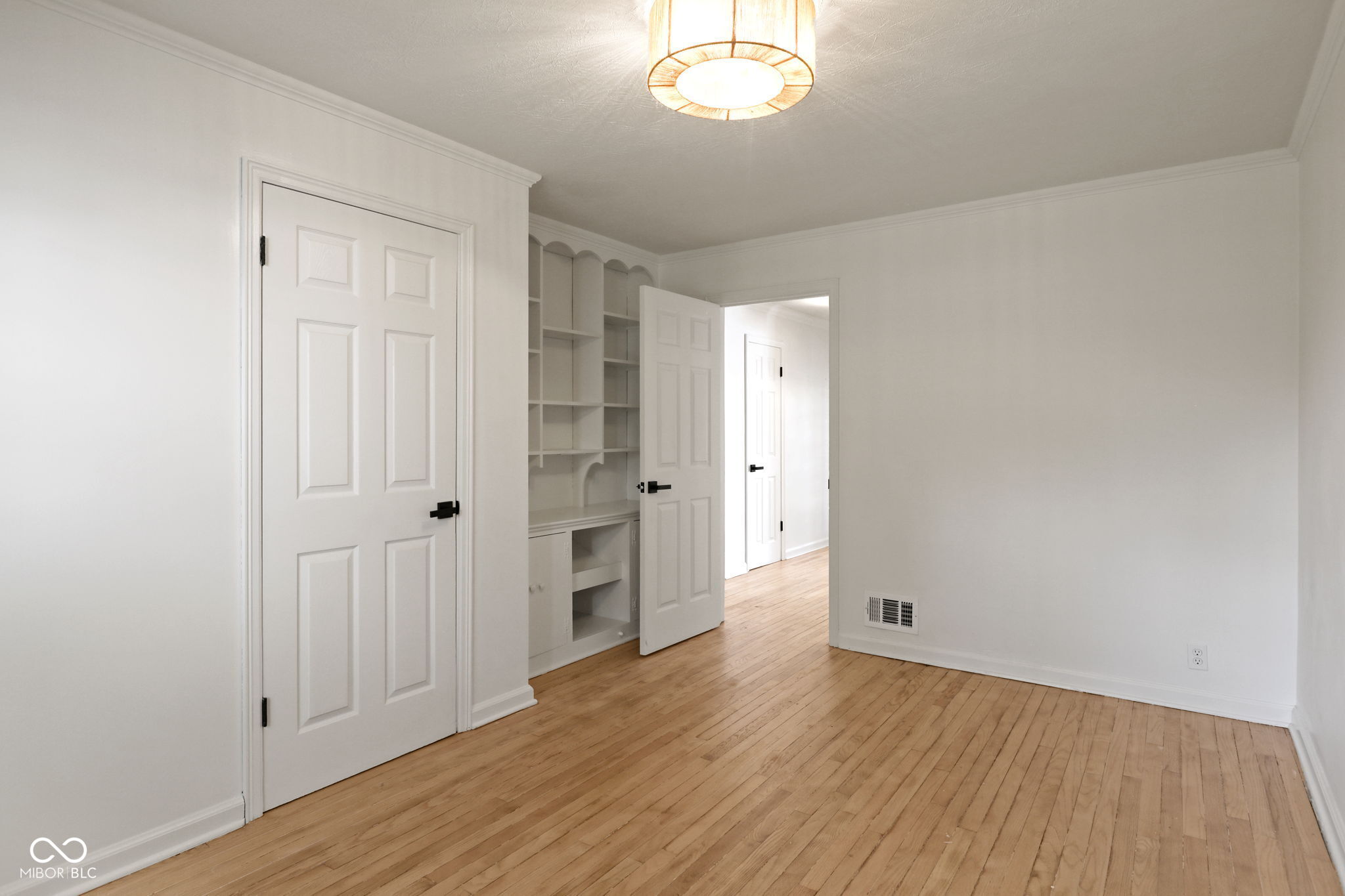 8647 North College Avenue Indianapolis, IN 46240 - Photo 20 of 36