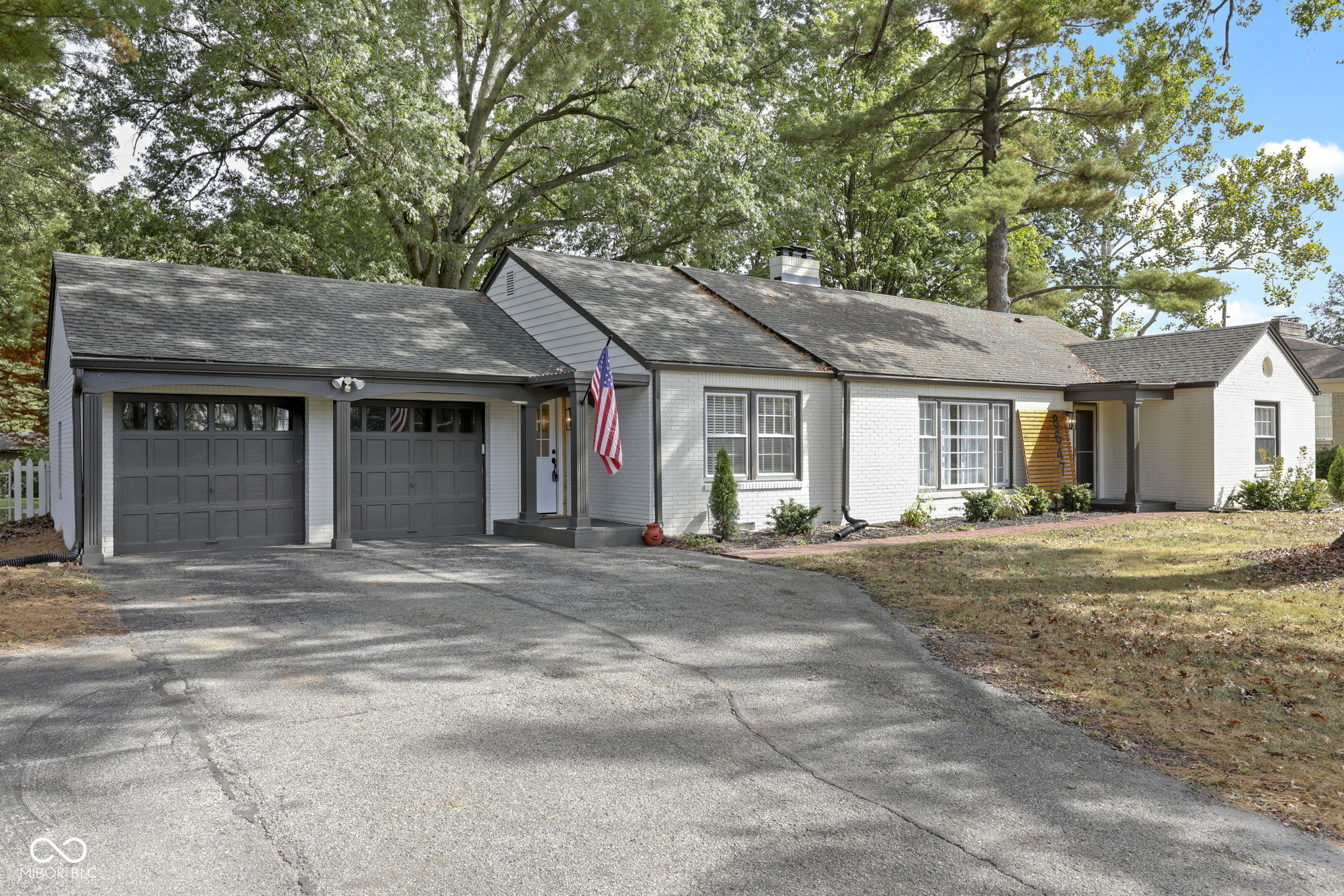 8647 North College Avenue Indianapolis, IN 46240 - Photo 2 of 36