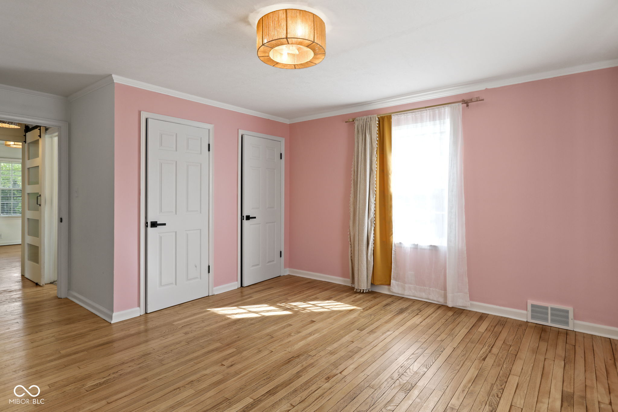 8647 North College Avenue Indianapolis, IN 46240 - Photo 23 of 36