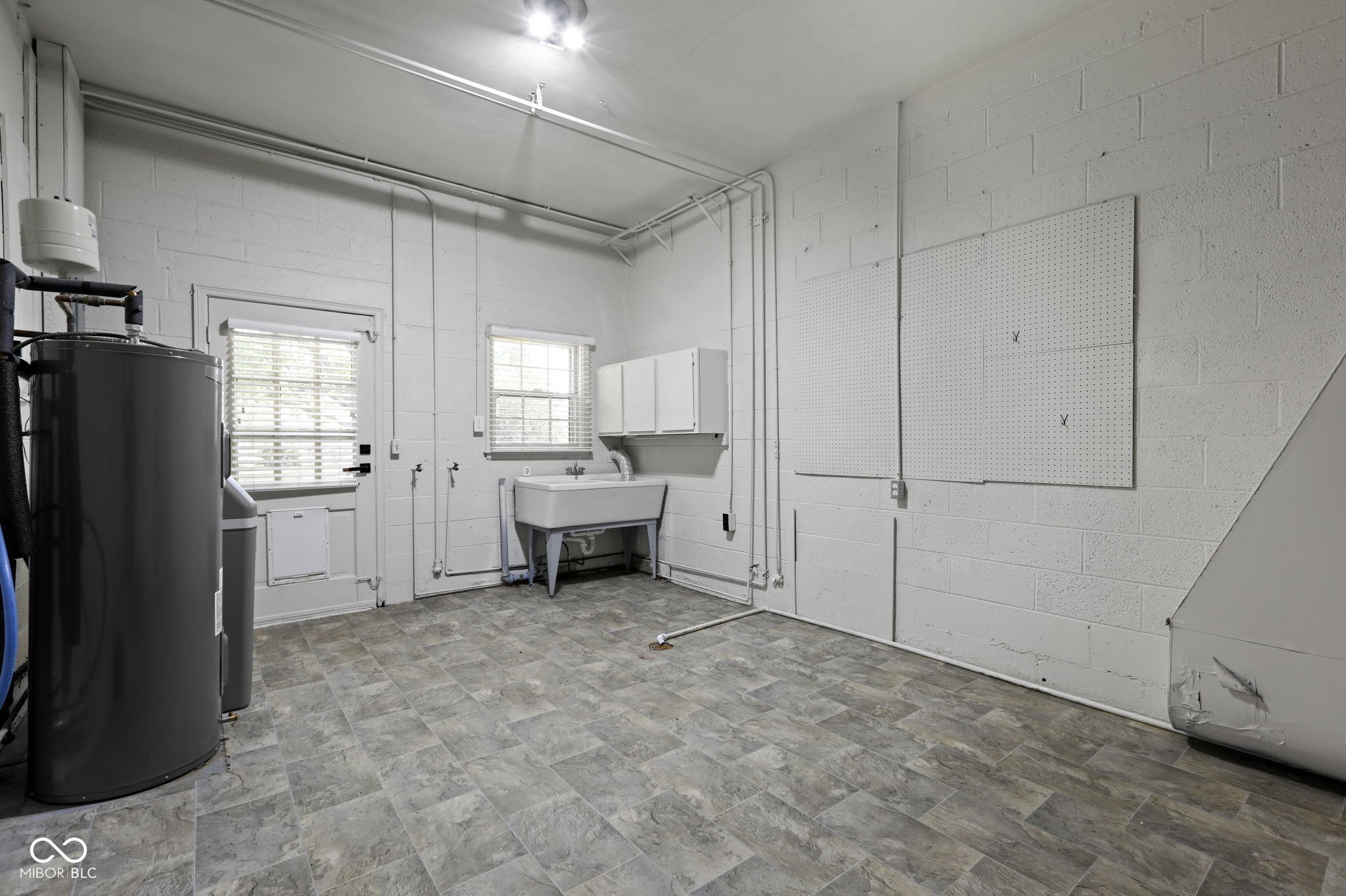 8647 North College Avenue Indianapolis, IN 46240 - Photo 31 of 36