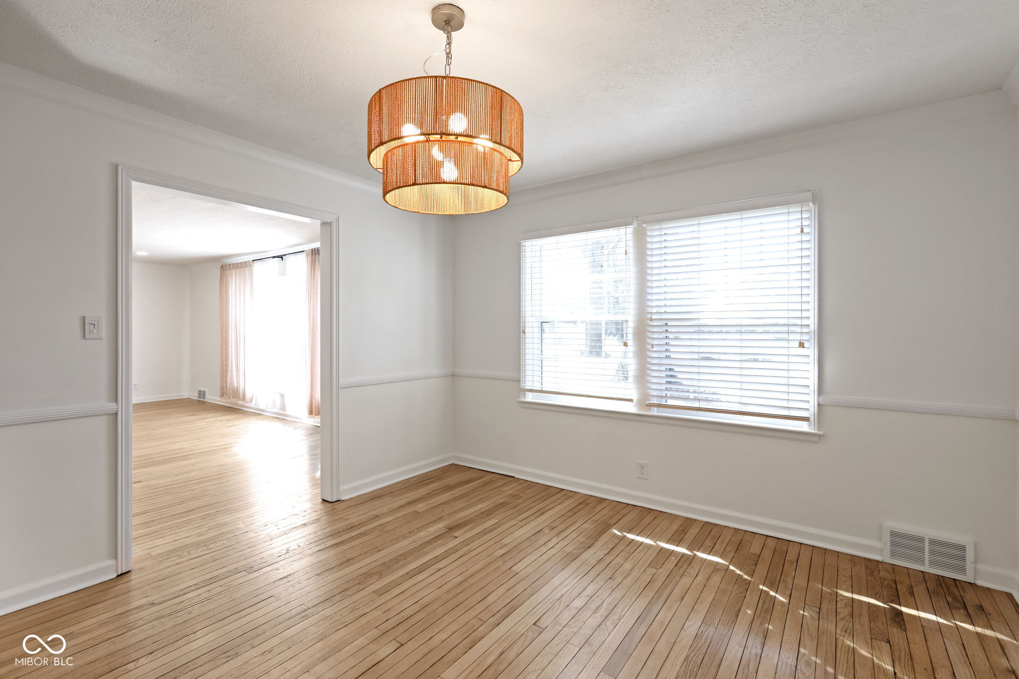 8647 North College Avenue Indianapolis, IN 46240 - Photo 9 of 36