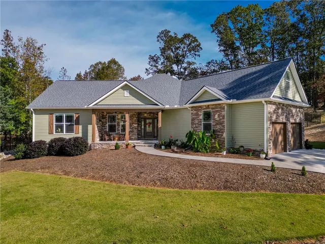$849,900 | 171 South Oak Pointe Drive, Seneca, SC 29672
