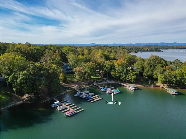 $849,900 | 171 South Oak Pointe Drive, Seneca, SC 29672