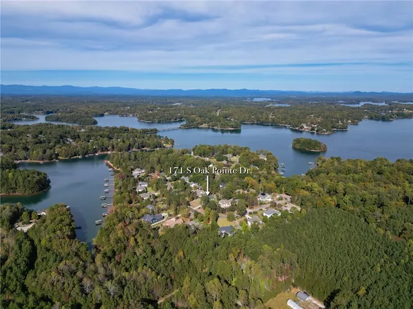 $849,900 | 171 South Oak Pointe Drive, Seneca, SC 29672