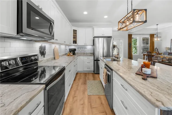 $849,900 | 171 South Oak Pointe Drive, Seneca, SC 29672
