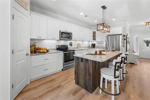 $849,900 | 171 South Oak Pointe Drive, Seneca, SC 29672