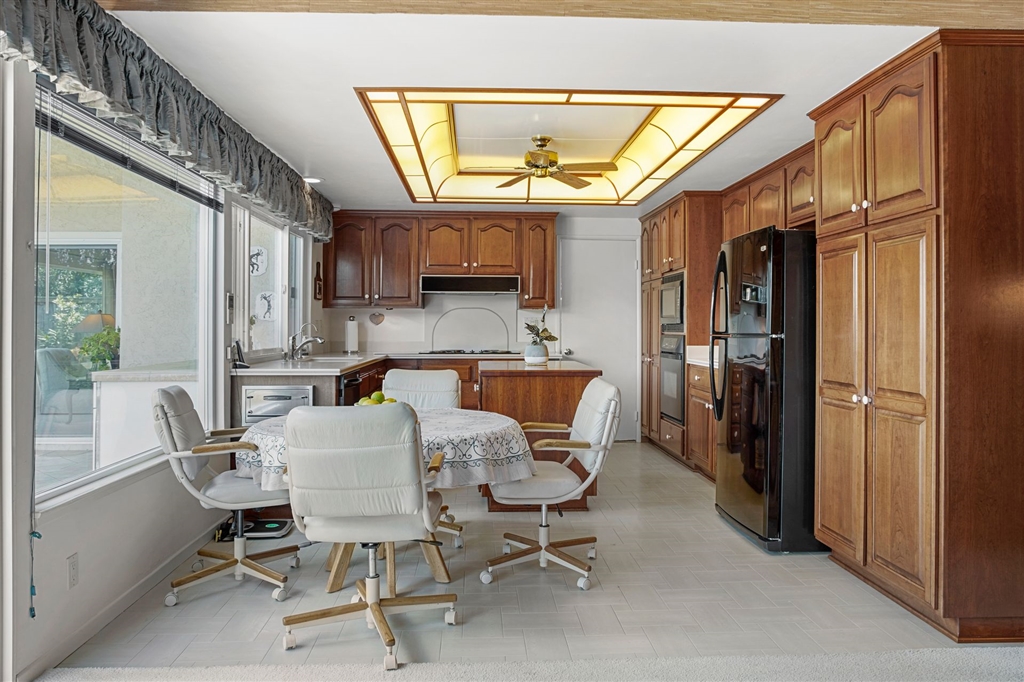 554 San Lucas Drive Solana Beach, CA 92075 - Photo 8 of 25